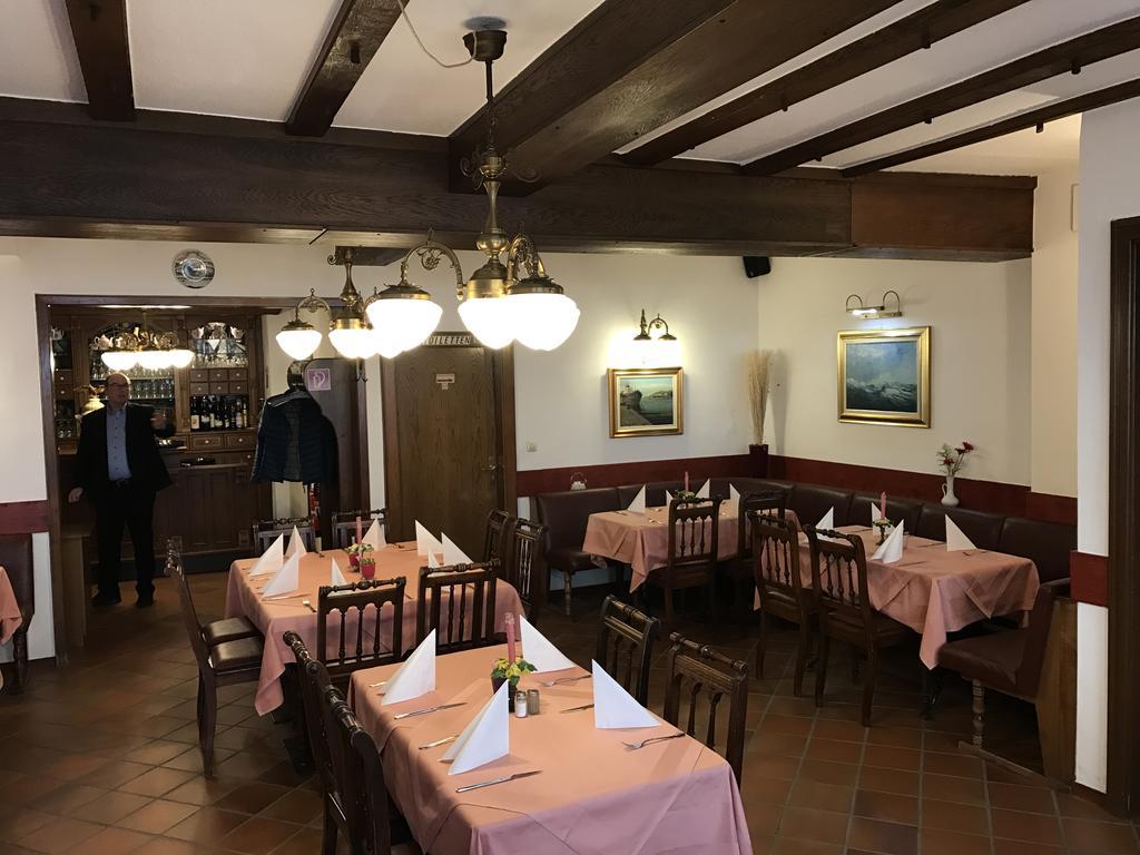 Hotel Ratskeller Цел ан дер Мозел Екстериор снимка