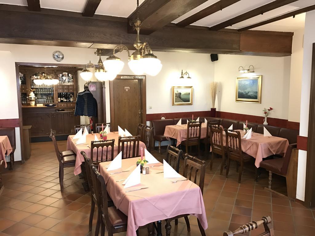 Hotel Ratskeller Цел ан дер Мозел Екстериор снимка