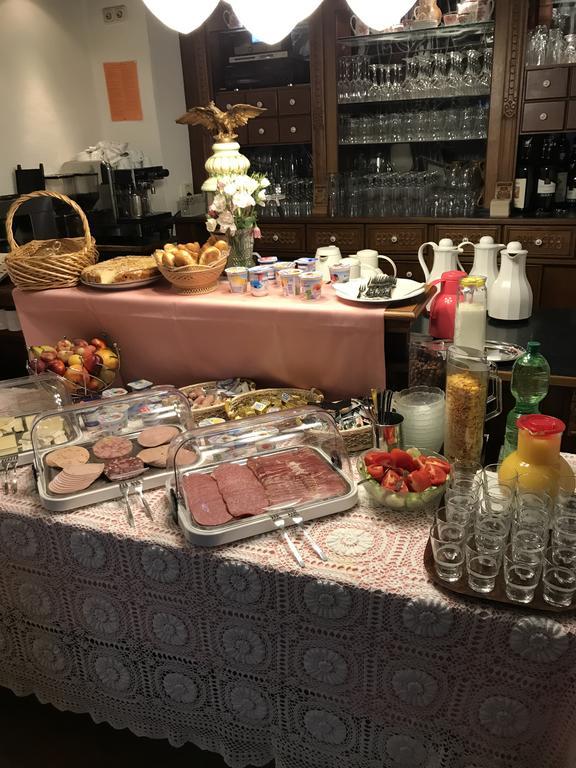 Hotel Ratskeller Цел ан дер Мозел Екстериор снимка