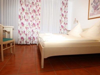 Hotel Ratskeller Цел ан дер Мозел Екстериор снимка