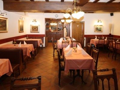 Hotel Ratskeller Цел ан дер Мозел Екстериор снимка